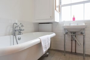 Hair dryer - Haven Breeze | Near Sea Front | Family Home (Portsmouth)
