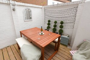 Outdoor dining - Haven Breeze | Near Sea Front | Family Home (Portsmouth)