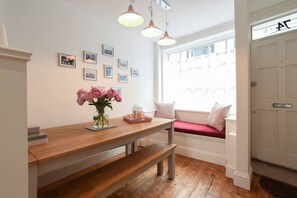 Interior - Haven Breeze | Near Sea Front | Family Home (Portsmouth)