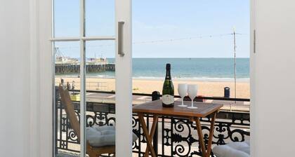 Stunning beach front luxury apt w/balcony Sleeps 6