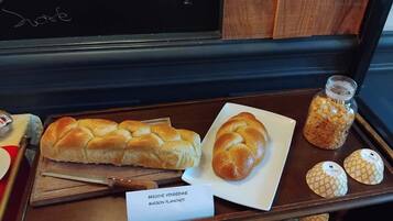 Daily buffet breakfast for a fee