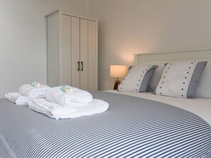 2 bedrooms, WiFi, bed sheets