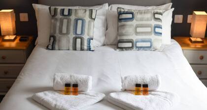 Parkside Haven | 2BR w/Off-Road Parking