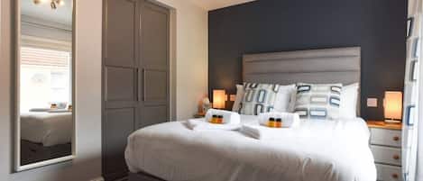 2 chambres, fer et planche Ă repasser, Wi-Fi, literie fournie