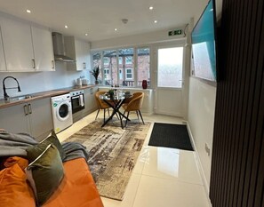 Interior - Stylish 1 Bed Apartment (5) Bham City free parking (Hockley)