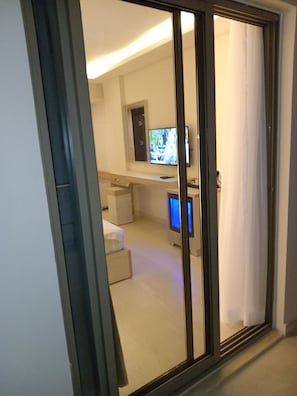 Habitación Deluxe doble | Ropa de cama de alta calidad y minibar (con algunos artículos gratuitos)