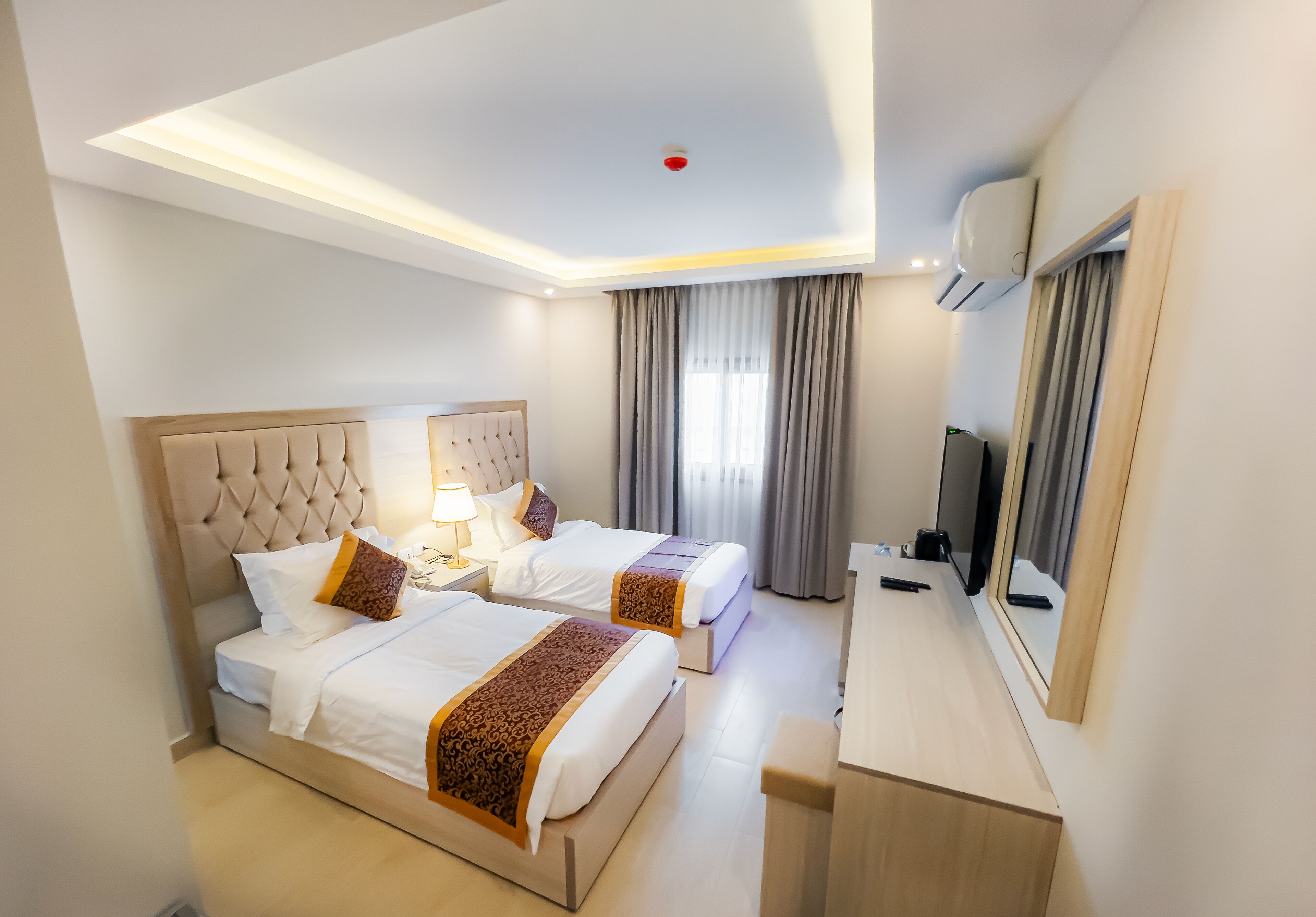 Deluxe Twin Room | Premium bedding, free minibar items, in-room safe, desk