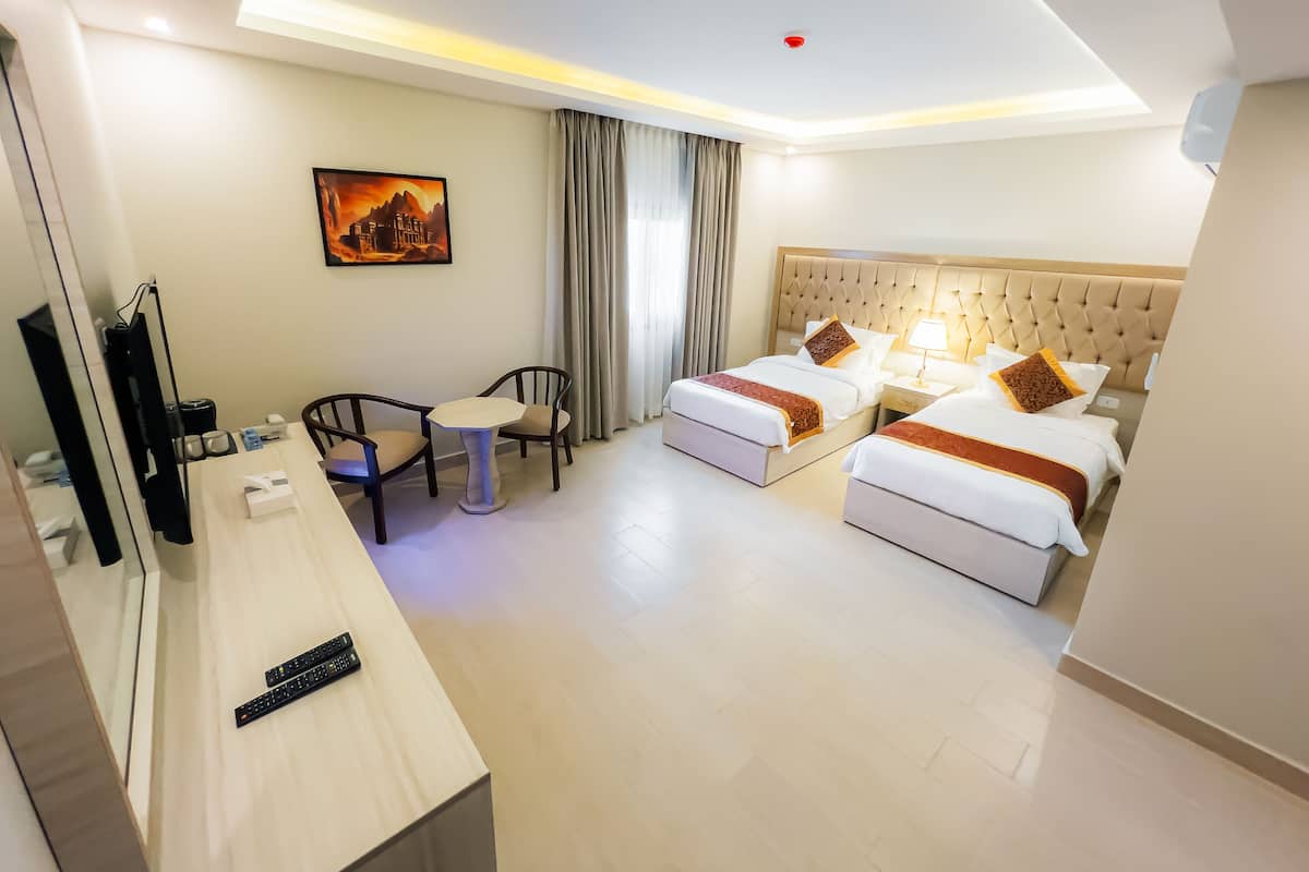 Deluxe Twin Room | Premium bedding, free minibar items, in-room safe, desk