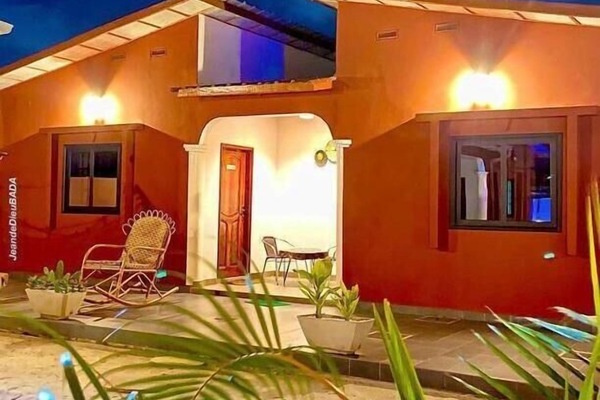 Premium Double Room | Meja, ruang kerja komputer riba, Wi-fi percuma