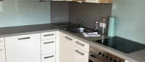 Apartment, 2 Bedrooms, Kitchen, Garden Area | Private kitchen