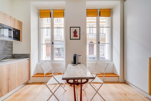 Elegant apartment Bordeaux center