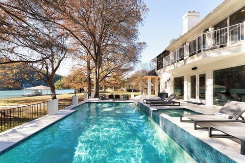 Luxe Austin-Area Retreat for Groups & Gatherings