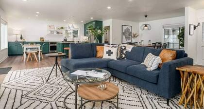 Mt. Hood Ski Home - Sauna, Fireplace, Sleeps 10 + Heated Pool & Hot Tub Access