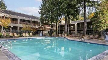 Piscine extérieure, piscine chauffée