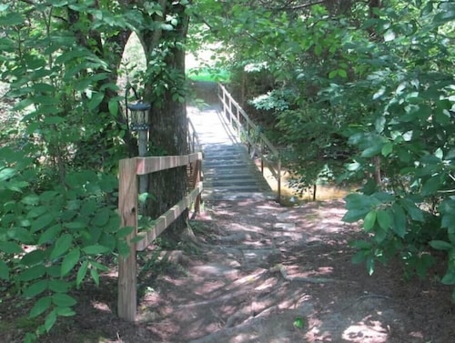 Family Farm Retreat for up to 20