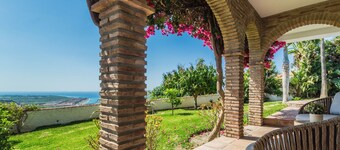 Villa Miranda with private heated pool and fantastic views!