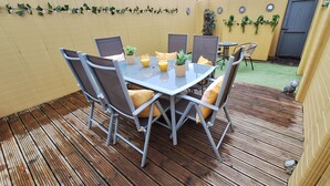 Dining - Spacious 2 bed Cottage in Pretty Village (Liverpool)