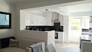 Cottage | Private kitchen - Spacious 2 bed Cottage in Pretty Village (Liverpool)