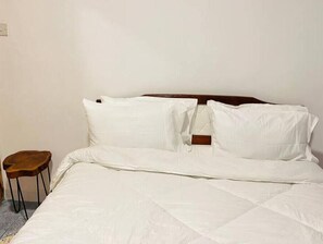 4 chambres, fer et planche à repasser, lit parapluie, Wi-Fi gratuit
