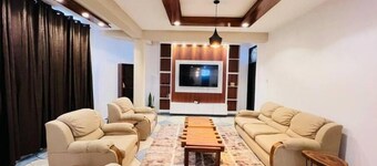 Urban Haven -Entire Apartment