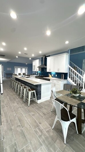 Dining - BRAND NEW! Lakefront 9BR Pool Hot Tub Outdoor Kitchen BBQ Theater 2 miles Disney (Kissimmee)