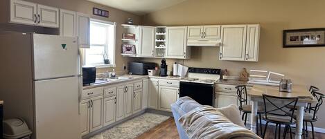 Microwave, oven, stovetop, coffee/tea maker