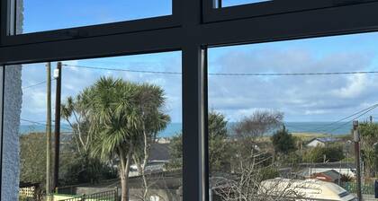 Porth View Newquay, Stones throw from Porth beach, Brand new for 2024!