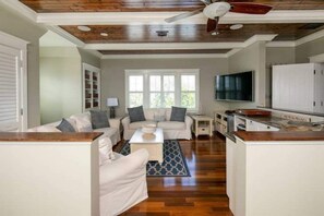 Smart TV - The Beach Estate, Panoramic Ocean Views, 5700 sqft (Mattapoisett)