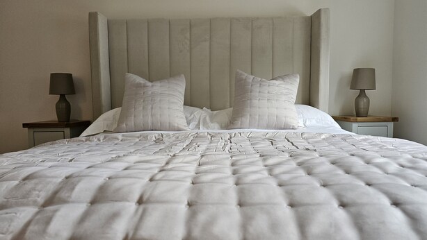2 bedrooms, WiFi (free), bed sheets - Stunning 2-bed Apartment in Chinley (High Peak)