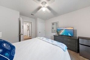 4 bedrooms, desk, iron/ironing board, free WiFi