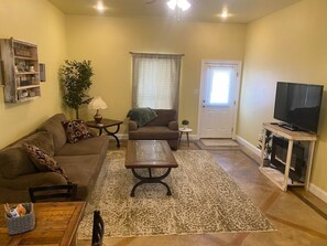 Smart TV - Cozy Cajun
(Ponchatoula)