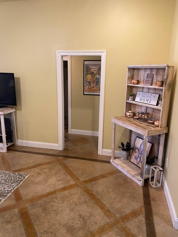 Interior - Cozy Cajun
(Ponchatoula)