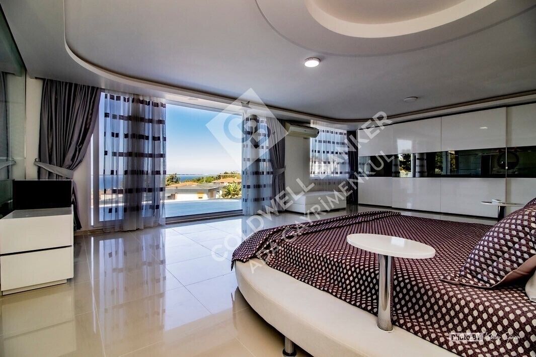 8 soverom, strykejern/-brett, wi-fi og sengetøy