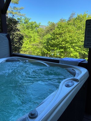 Outdoor spa tub - Hot tub, Pool table, Views! (Lake Lure)