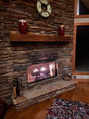 Interior - Hot tub, Pool table, Views! (Lake Lure)