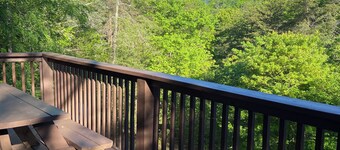 Hot tub, Pool table, Views!