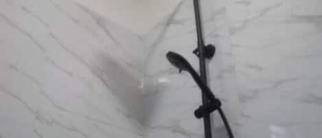 Jabón, shampoo, papel de baño