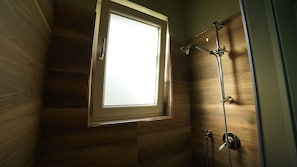 Dusche, Haartrockner, Bidet, Handtücher