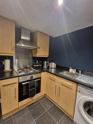Private kitchen - Digbeth Apartment Sleeps 5 (BIRMINGHAM)