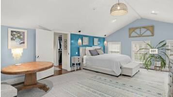 5 bedrooms, iron/ironing board, WiFi, bed sheets