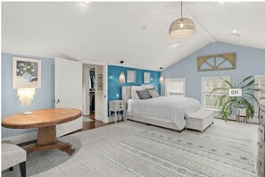 5 bedrooms, iron/ironing board, WiFi, bed sheets