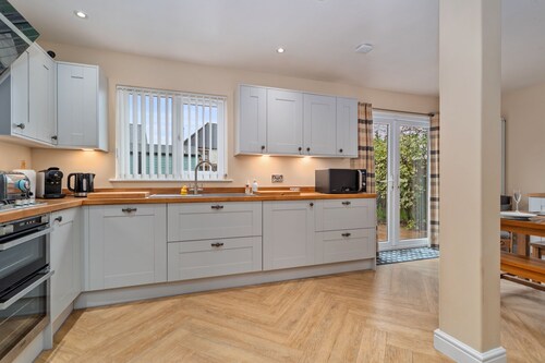 Y Deri - Close to Village and Beach