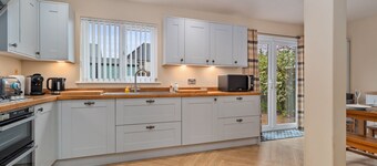 Y Deri - Close to Village and Beach