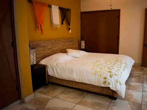 2 bedrooms, iron/ironing board, free WiFi, bed sheets - Charming Casita Margarita (Mazatlán)