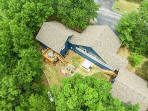 Exterior - Private Hot Tub, Pool, Fire Pit, Lake, Games!     Close to SDC, Shows, Shopping (Branson West)