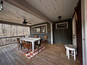 تناول الطعام بالخارج