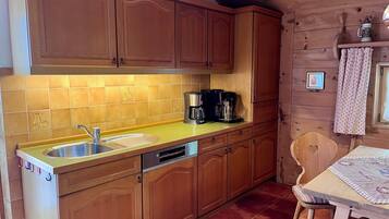 Kühlschrank, Ofen, Herdplatte, Geschirrspüler