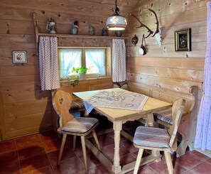 Dining - Ferienwohnung mit Tollen Bergblick. Haustierfreundlich! (Grainau)