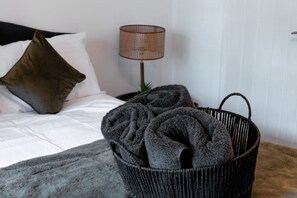 2 bedrooms - City Centre Spacious Apartment Sleeps 6 (BIRMINGHAM)