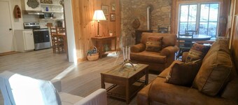 Rose Bud Cottage by Lake Burton!